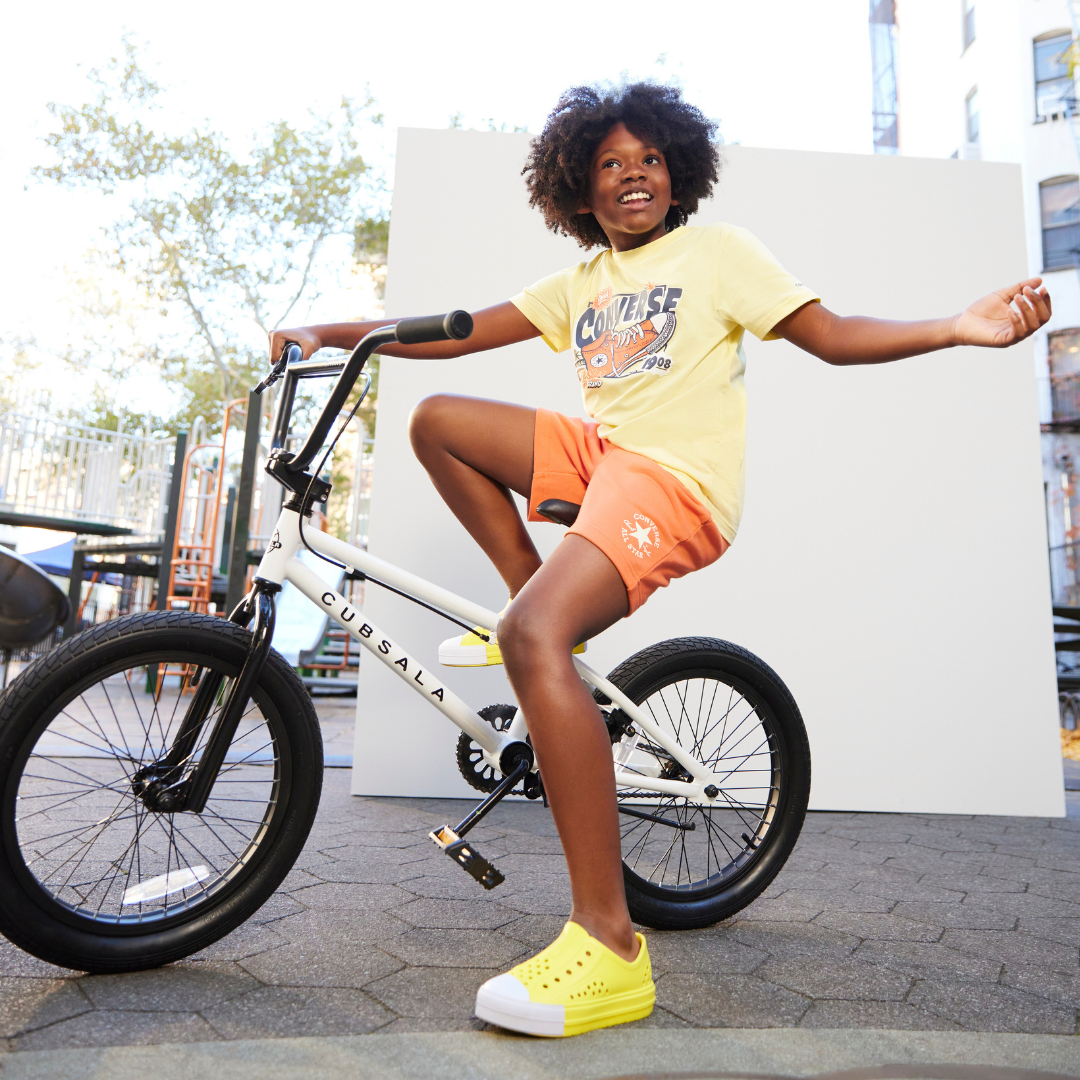 Converse Sun Fresh Sneaker Graphic Tee Like Butter (Big Kids)